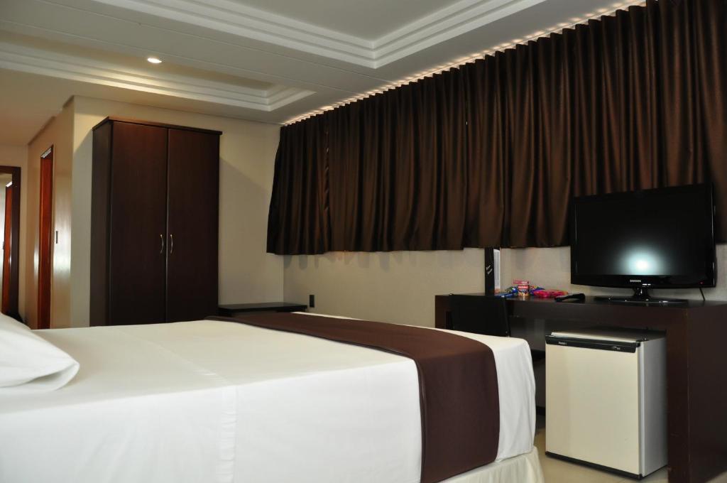 Crystal Plaza Hotel Goiania Phòng bức ảnh